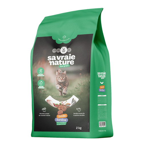 Visuel 1 du produit Sa Vraie Nature Croquettes Chat Adulte Réduit En Céréales Dinde/Sardine - 2 kg